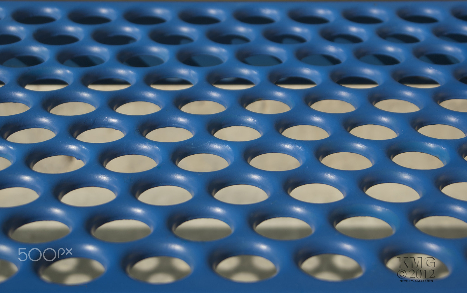 Nikon D70s sample photo. Circle pattern in blue o photography