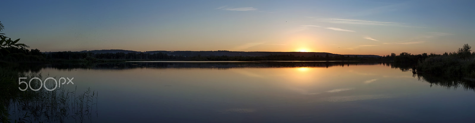 Canon EOS 500D (EOS Rebel T1i / EOS Kiss X3) + Sigma 24-70mm F2.8 EX DG Macro sample photo. Sunset on the lake photography