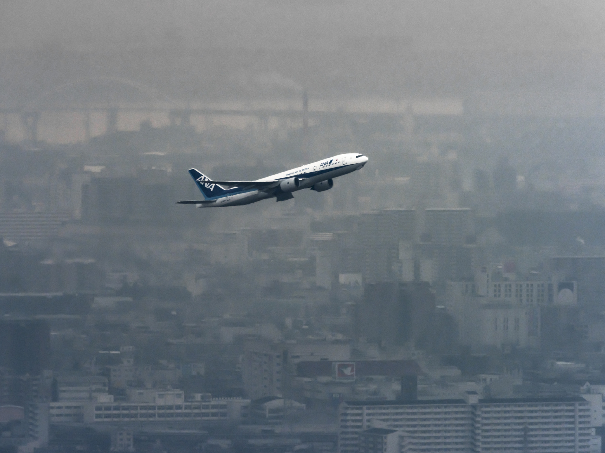 Nikon AF-S Nikkor 400mm F2.8E FL ED VR sample photo. Flying over osaka photography