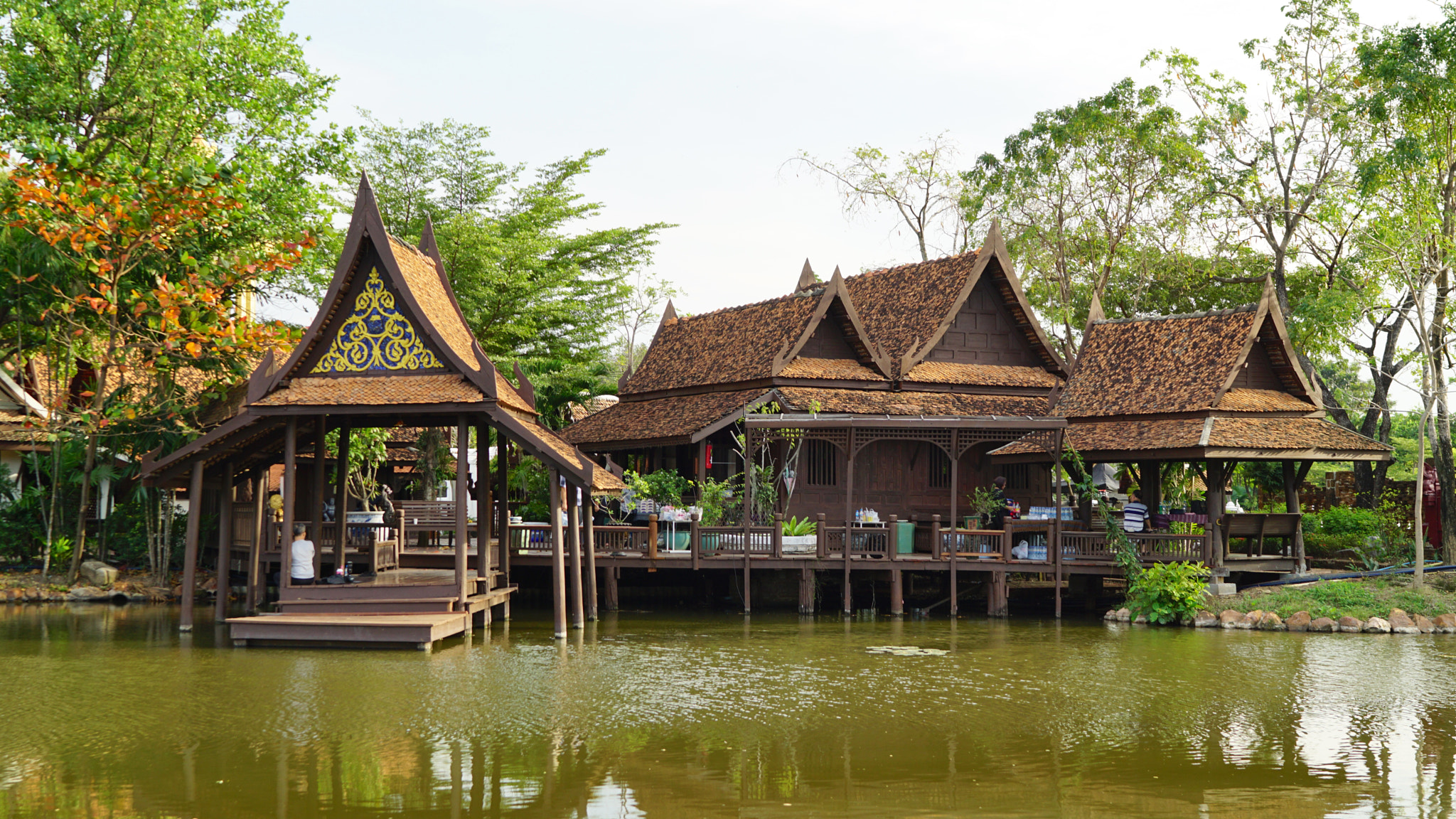 Sony a5100 + Sony Distagon T* FE 35mm F1.4 ZA sample photo. Thai house at landmark of ancient city photography