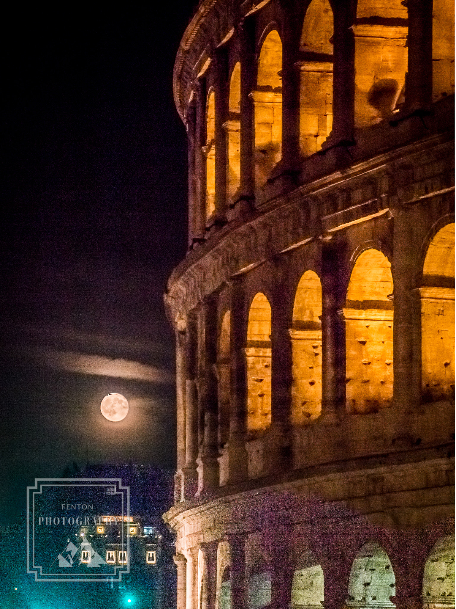 Canon EOS 650D (EOS Rebel T4i / EOS Kiss X6i) sample photo. Full moon at the roman colosseum photography