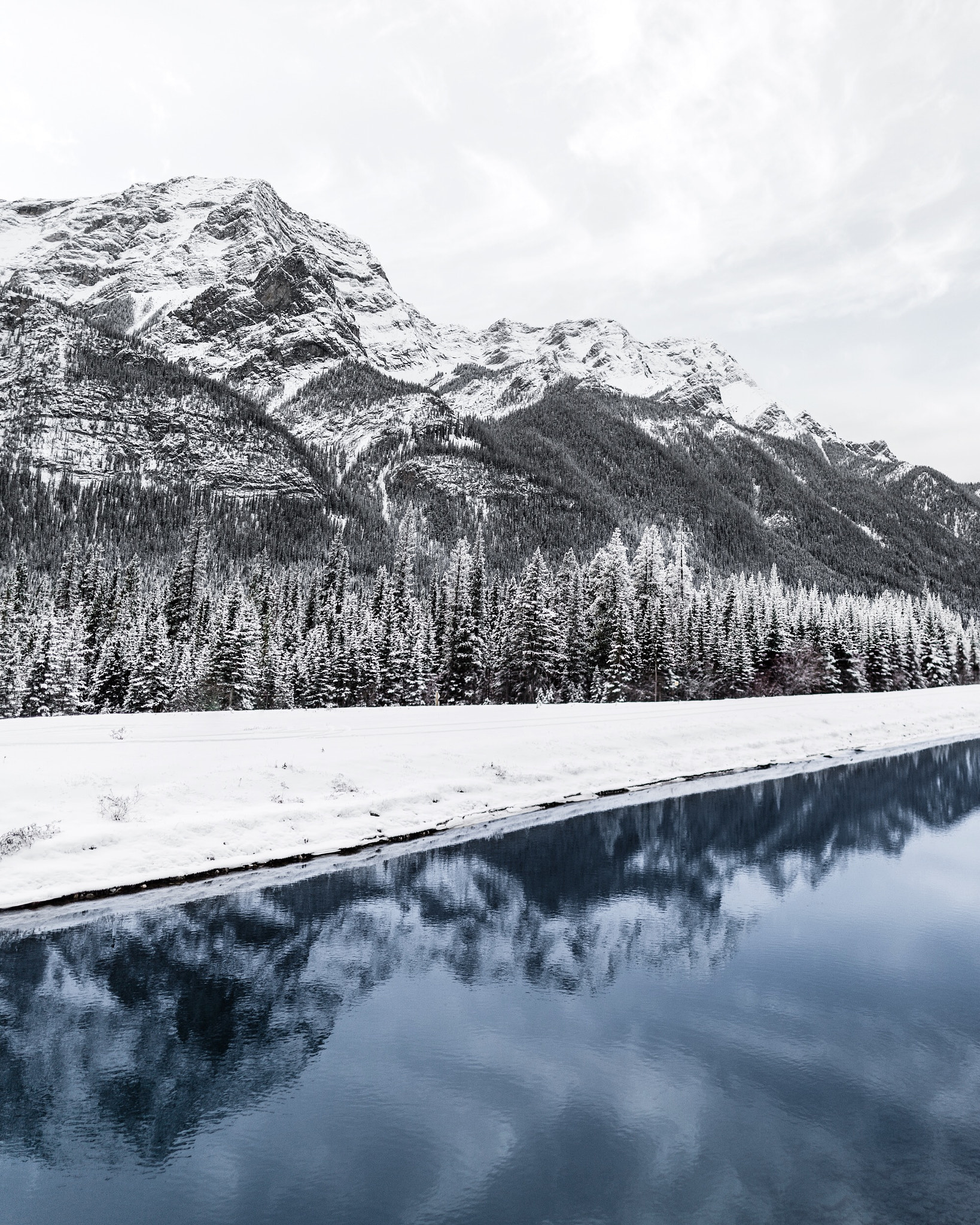 Nikon D4 + Sigma 35mm F1.4 DG HSM Art sample photo. Spray lakes. kananaskis. alberta. photography