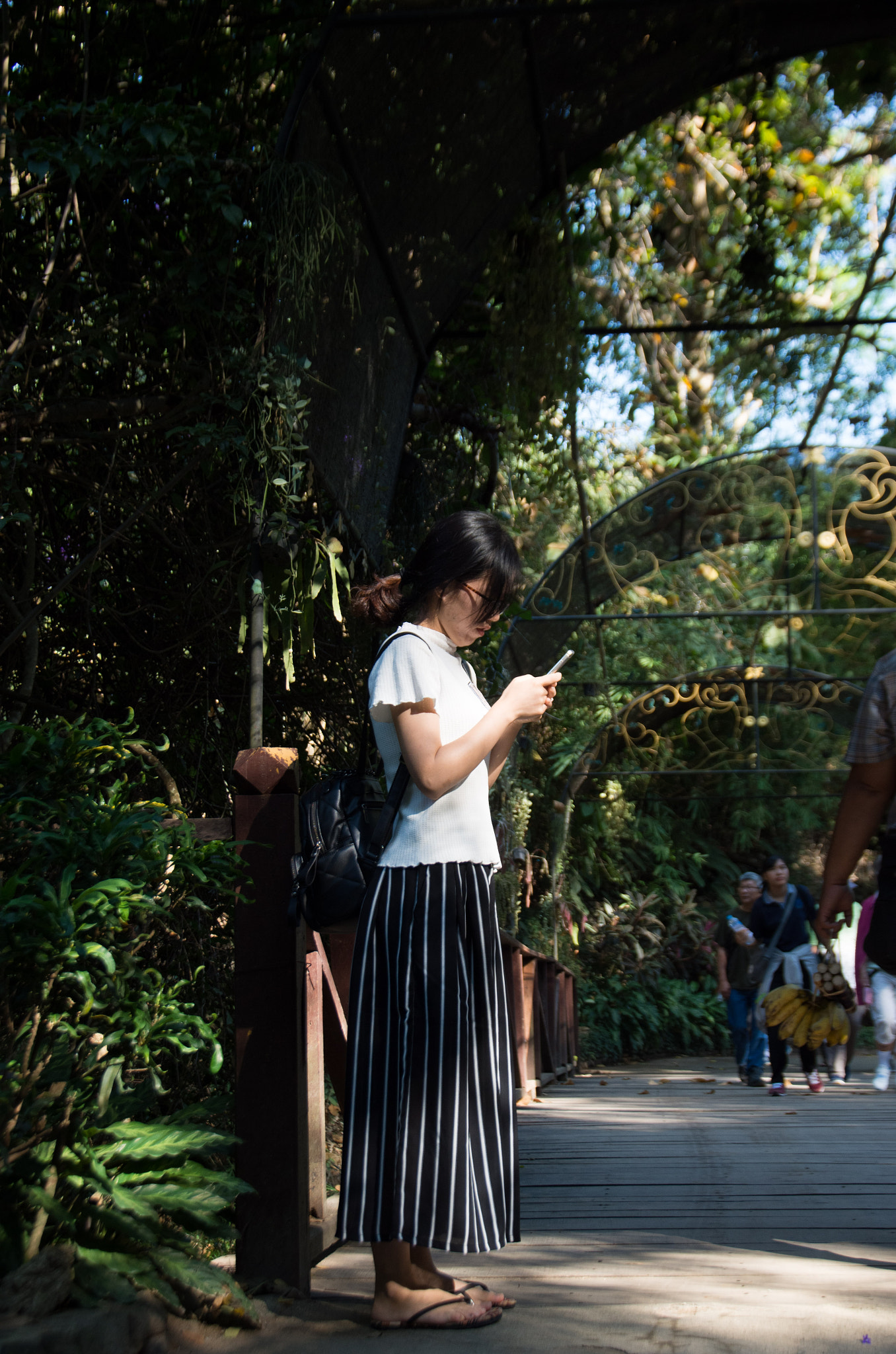 Pentax K-30 sample photo. Beautiful girl in the sunshine photography