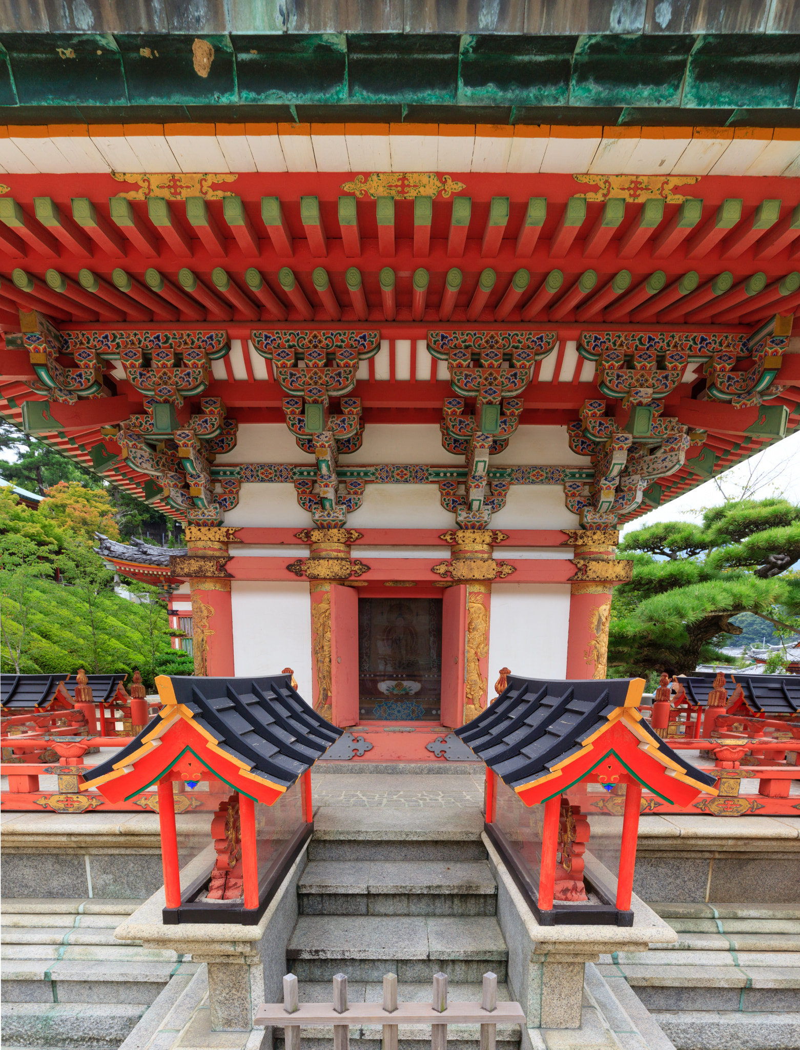 Canon EF 16-35mm F2.8L II USM sample photo. Perspective photography