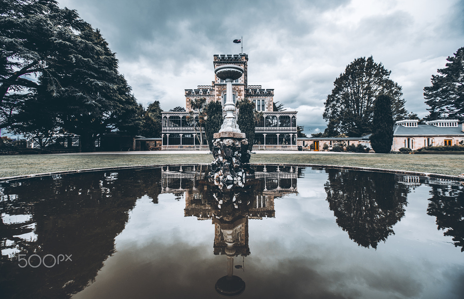Sony a7R II + Canon EF 16-35mm F2.8L II USM sample photo. The reflection of a bit history photography