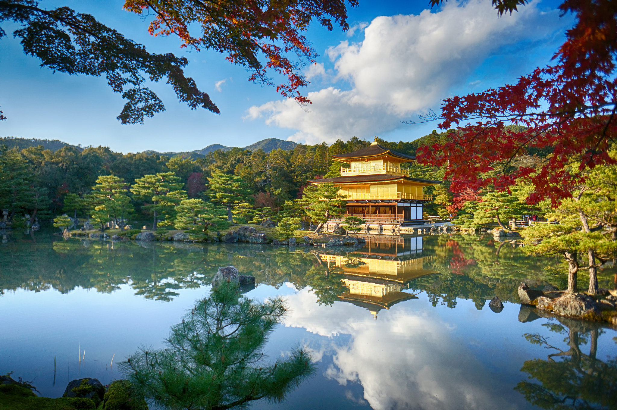 Sony Alpha NEX-6 + Sony E 16mm F2.8 sample photo. Kinkakuji photography