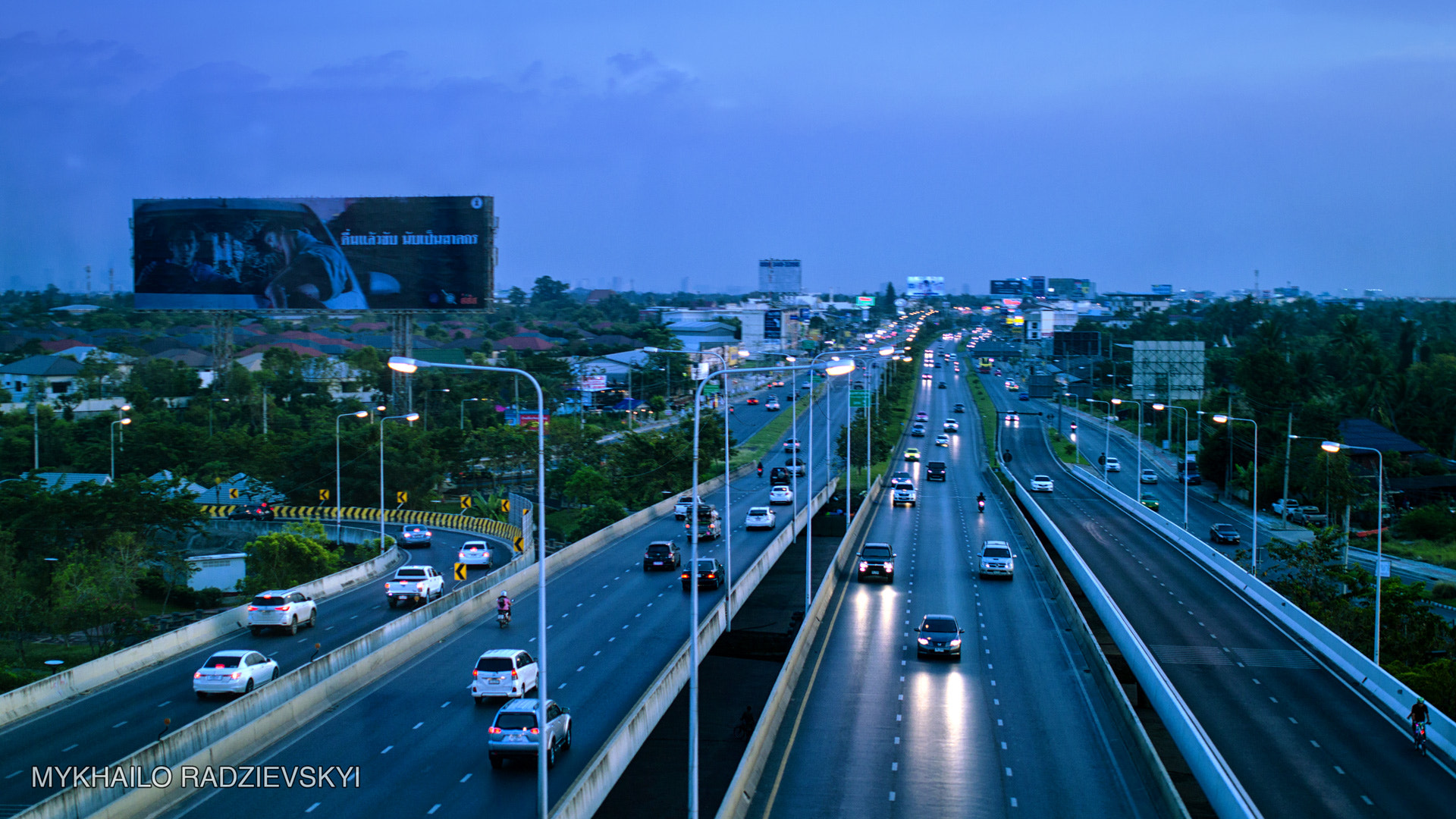 Nikon D3200 + Sigma 35mm F1.4 DG HSM Art sample photo. Bangkok night road photography