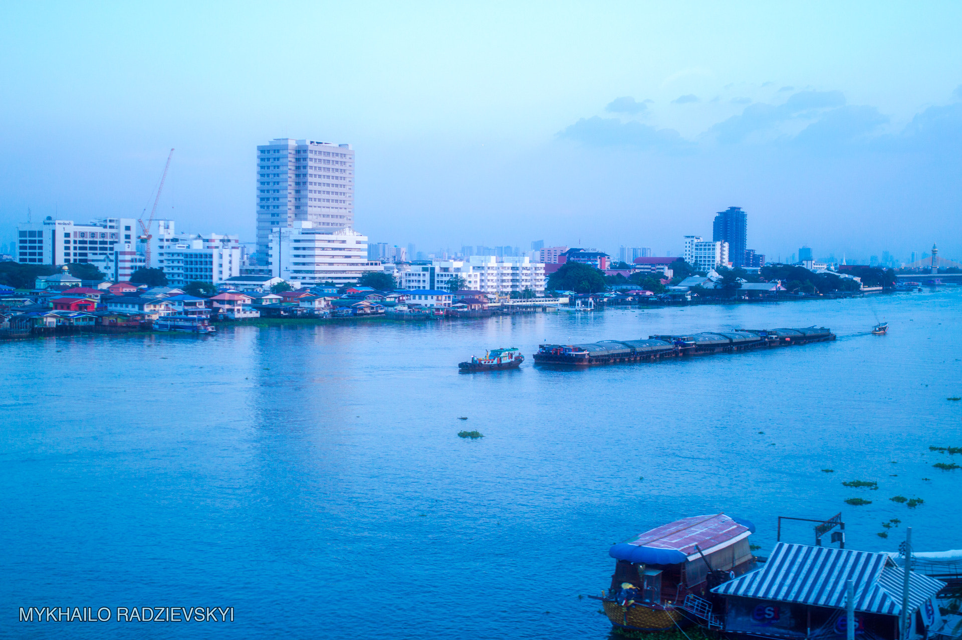 Nikon D3200 + Sigma 35mm F1.4 DG HSM Art sample photo. Chao phraya river, bangkok photography