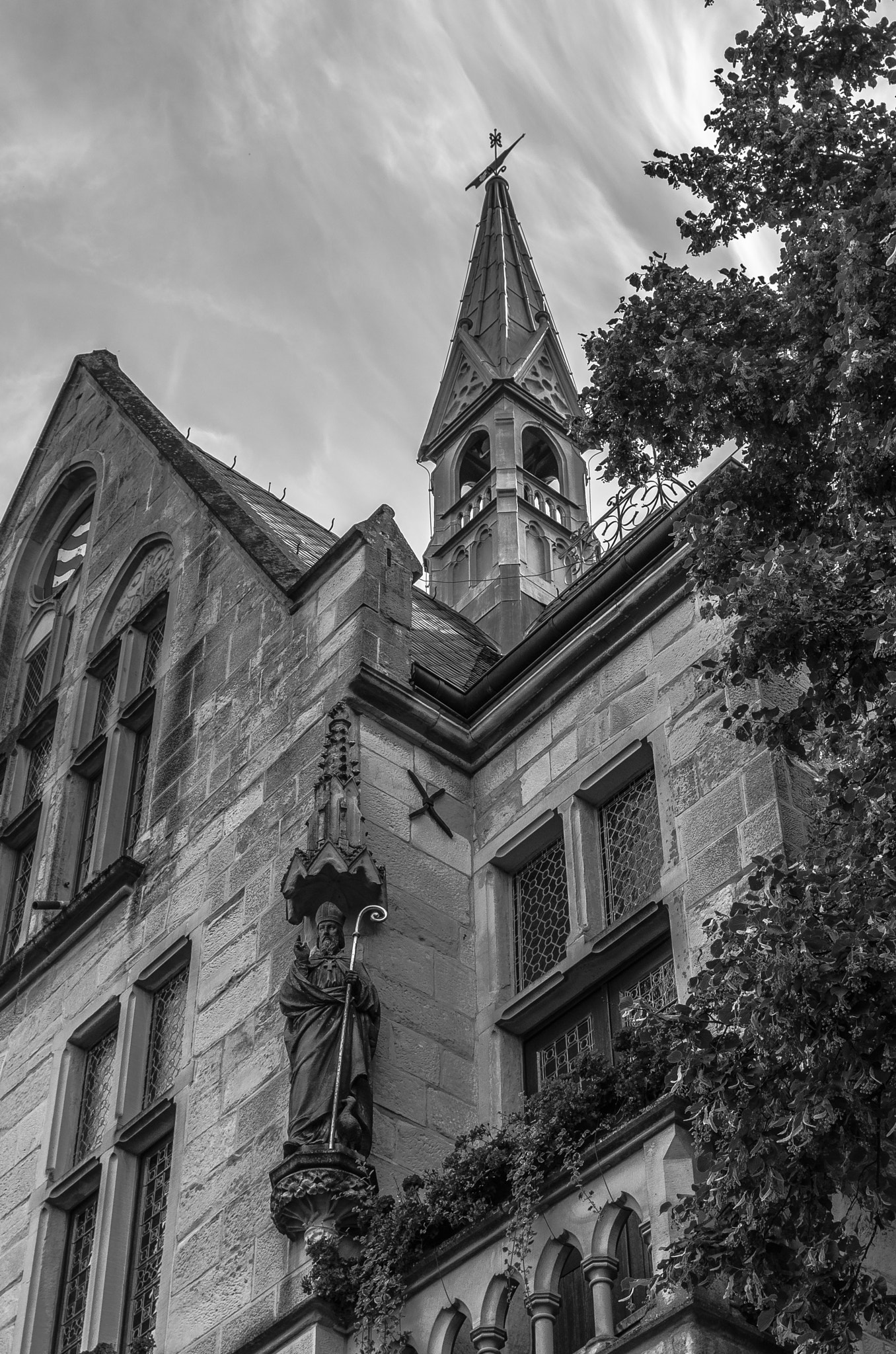 Pentax smc DA 35mm F2.4 AL sample photo. Town hall photography