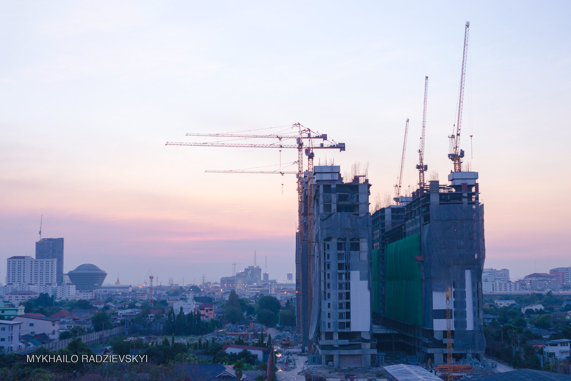 Nikon D3200 + Sigma 35mm F1.4 DG HSM Art sample photo. Sunset in bangkok photography