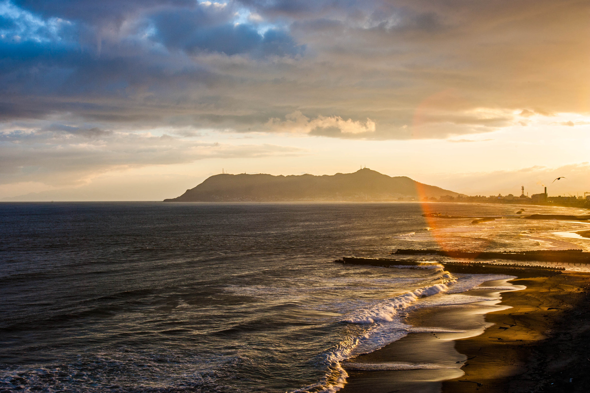 Canon EOS-1D Mark II + Canon EF 16-35mm F2.8L USM sample photo. Daylight fades, mount hakodate photography