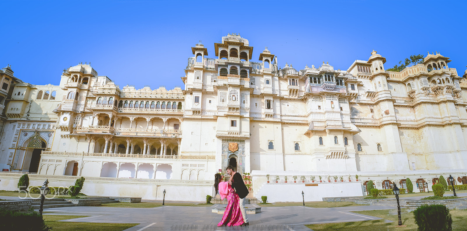 Nikon D750 + Nikon AF-S DX Nikkor 18-140mm F3.5-5.6G ED VR sample photo. City palace of udaipur couple photoshoot in udaipur rajasthan photography