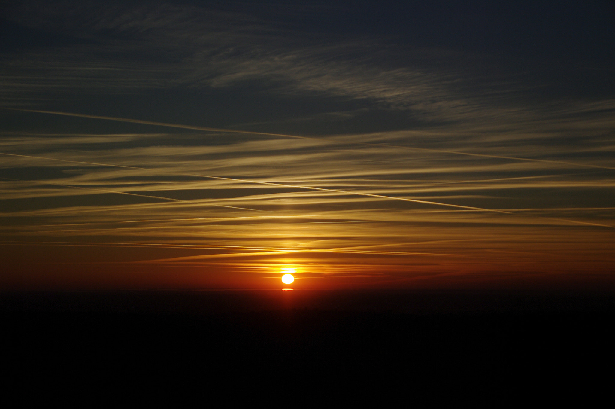 Tamron AF 18-200mm F3.5-6.3 XR Di II LD Aspherical (IF) Macro sample photo. Scie chimiche photography