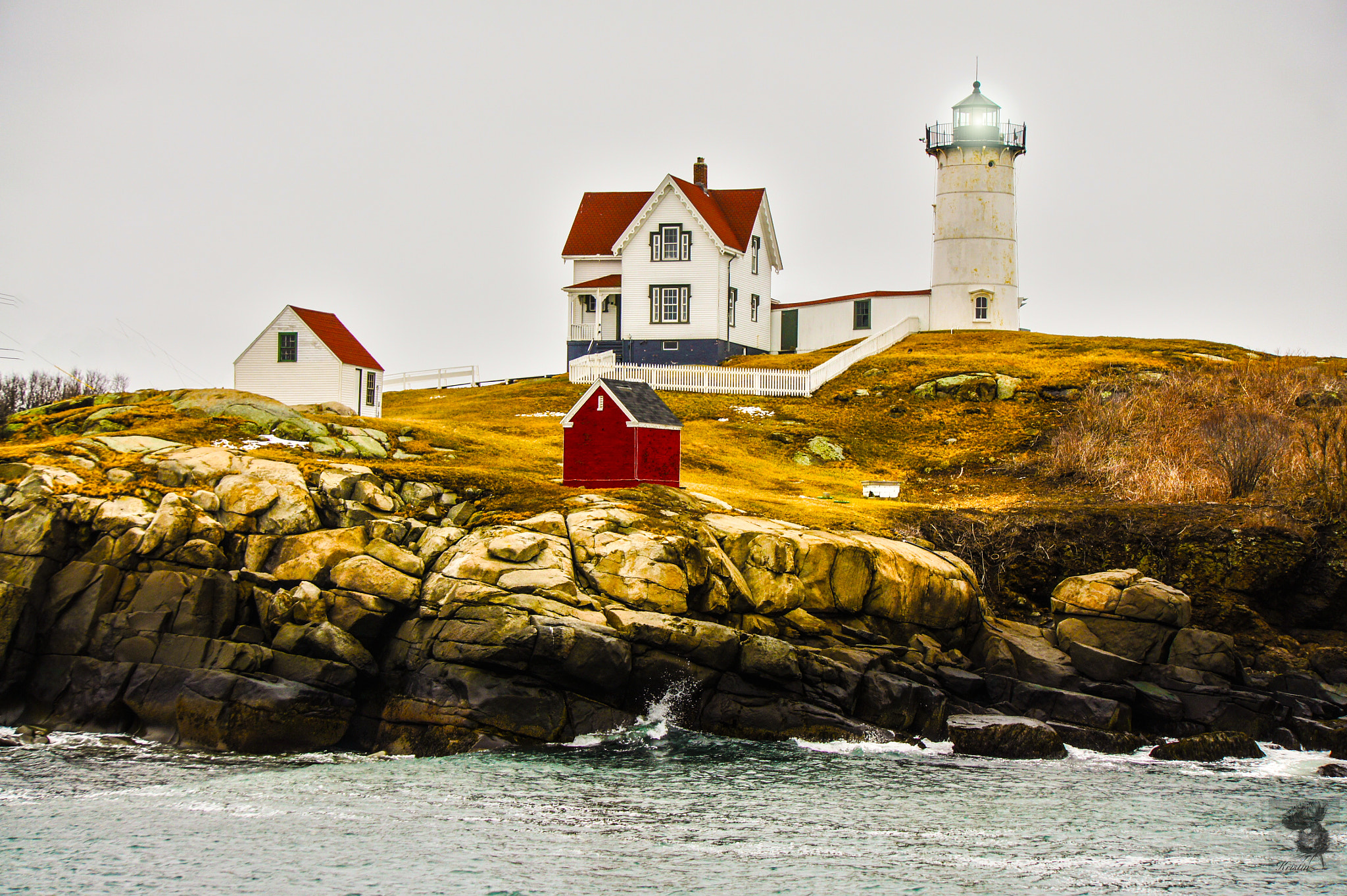 Sony Alpha NEX-3 sample photo. Nubble light photography