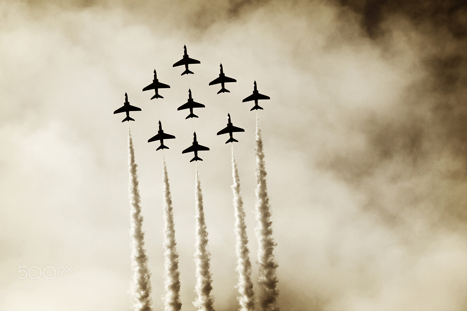 Canon EOS 40D sample photo. Red arrows, diamond photography