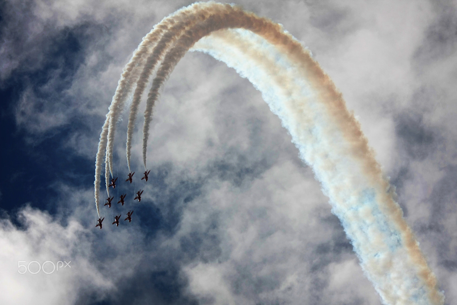 Canon EF 100-300mm f/5.6 sample photo. Red arrows, blackpool photography