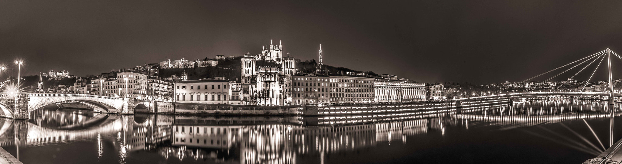 Nikon AF-S Nikkor 16-35mm F4G ED VR sample photo. Notre vieux lyon photography
