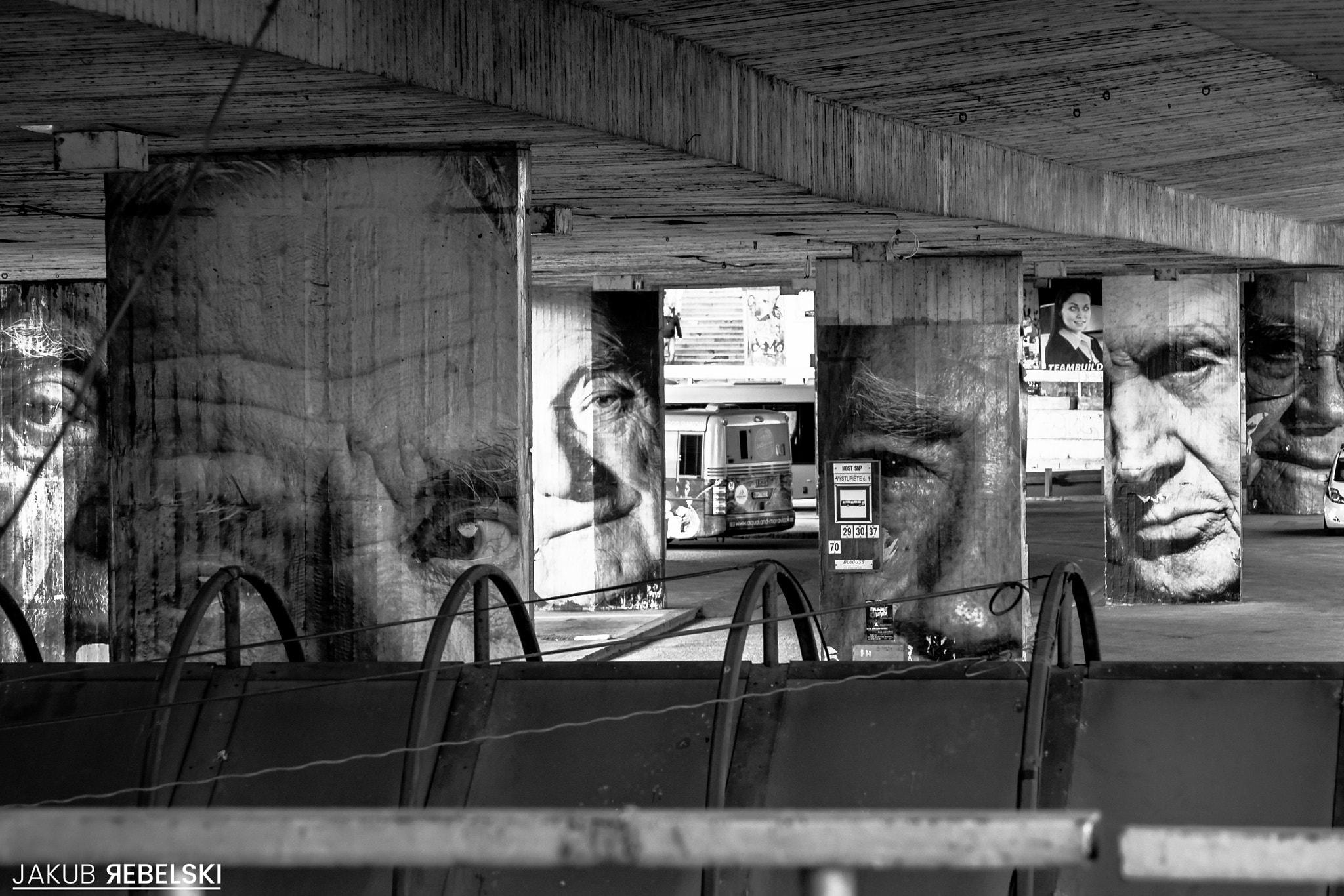 Olympus PEN E-PL7 sample photo. Eyes like bridges into the present photography