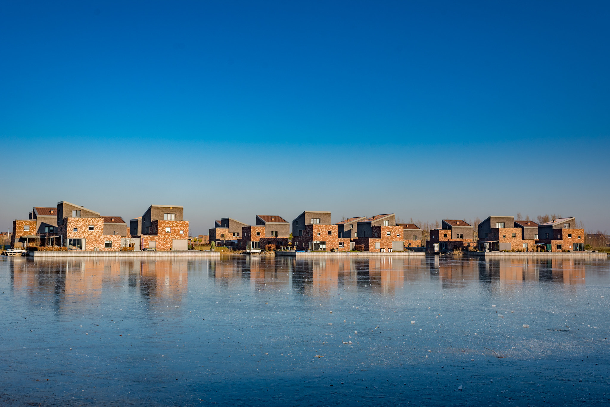 Nikon D750 + Nikon AF-S Nikkor 35mm F1.4G sample photo. Winter time photography