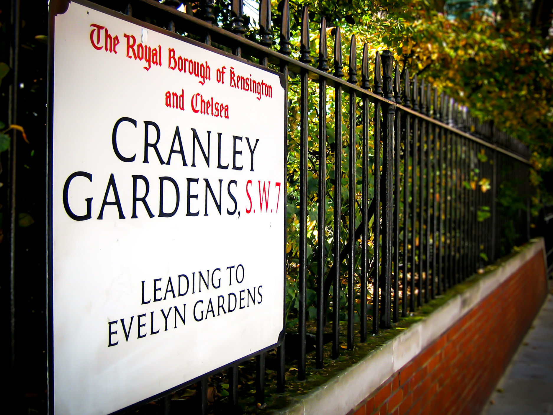 Canon DIGITAL IXUS 30 sample photo. "cranley gardens" #photojambo photography