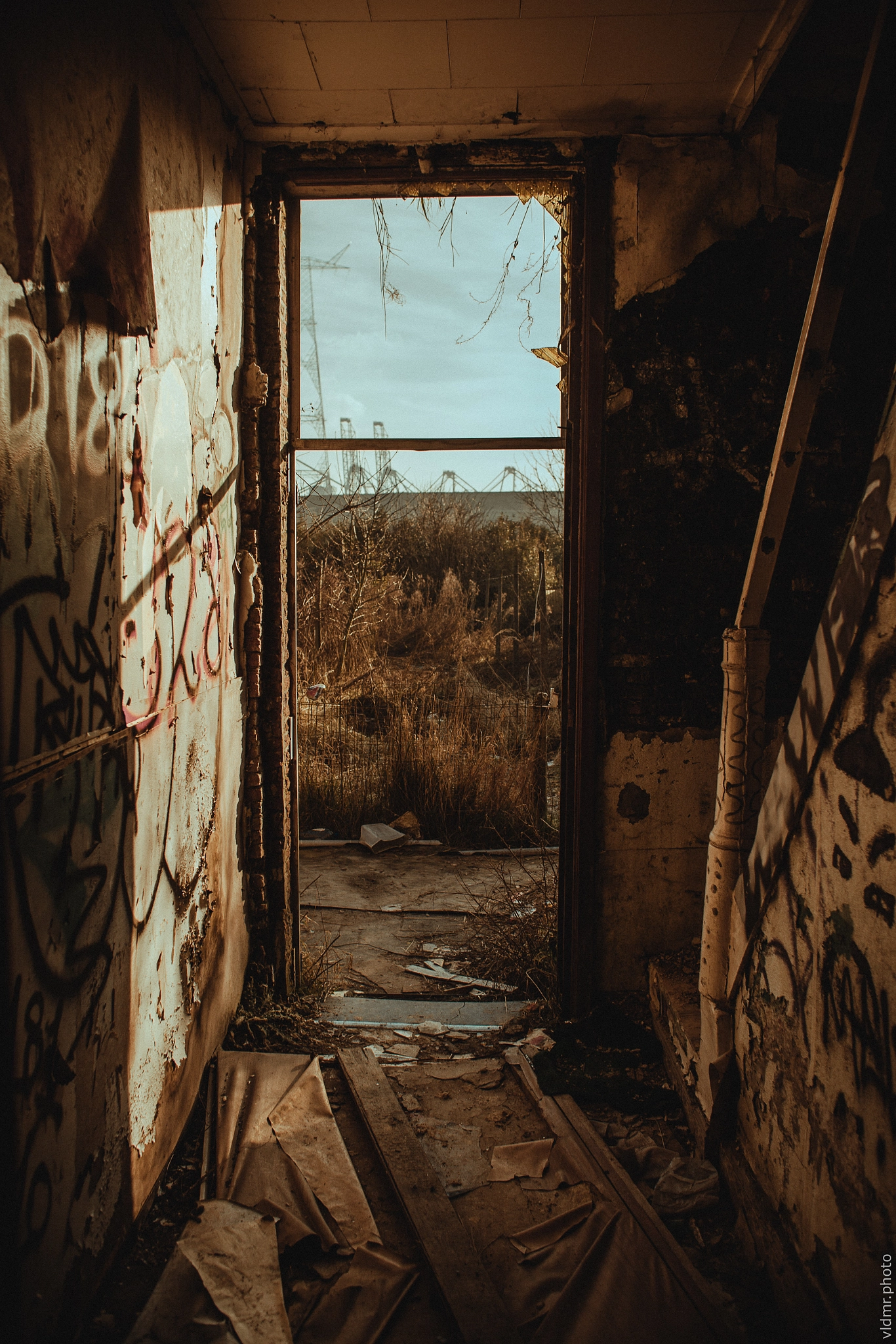 Canon EF 28mm F1.8 USM sample photo. Doel - the abandoned town photography