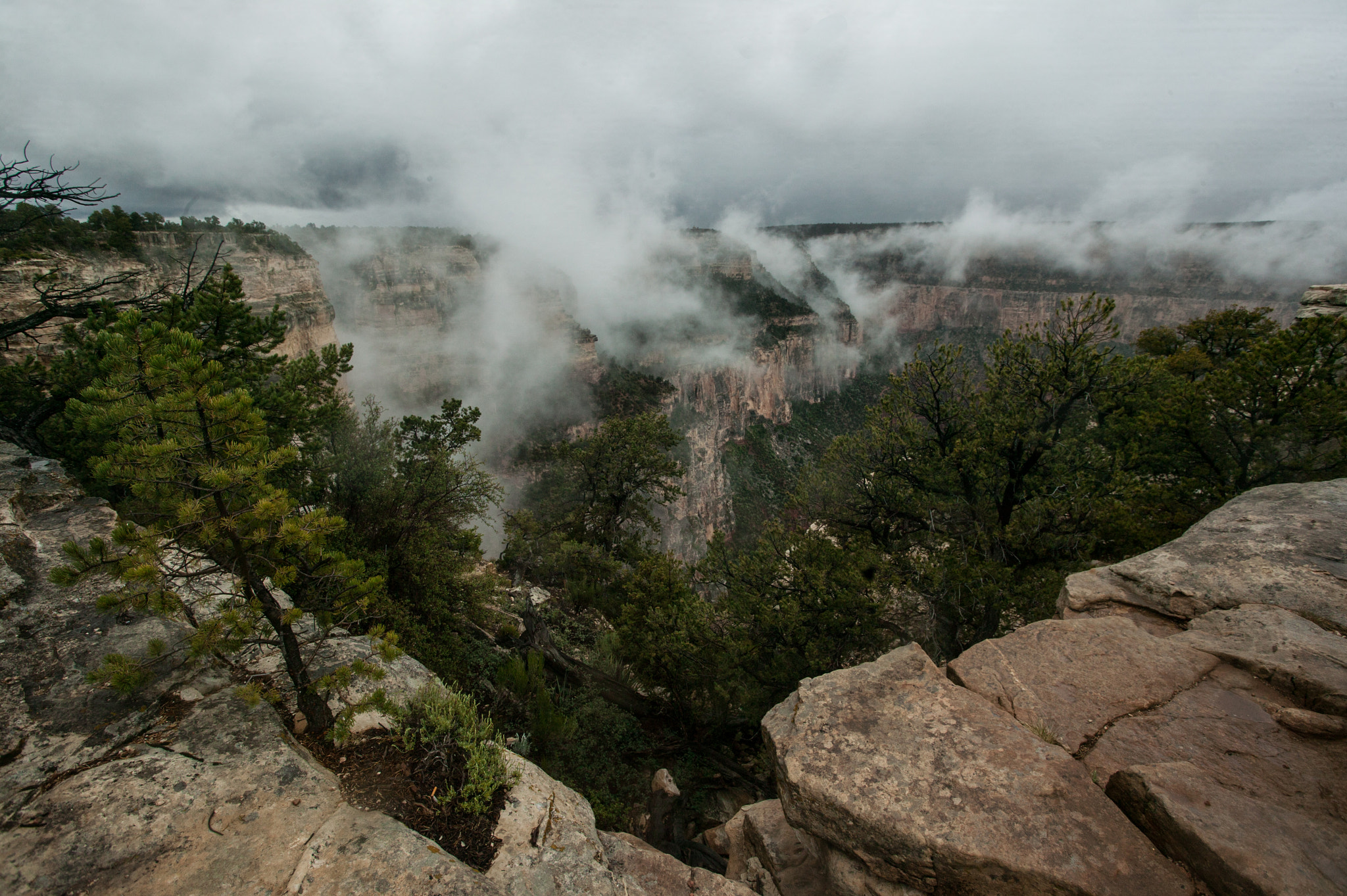 Canon EOS-1Ds + Canon EF 17-40mm F4L USM sample photo. Clouds on rocks photography