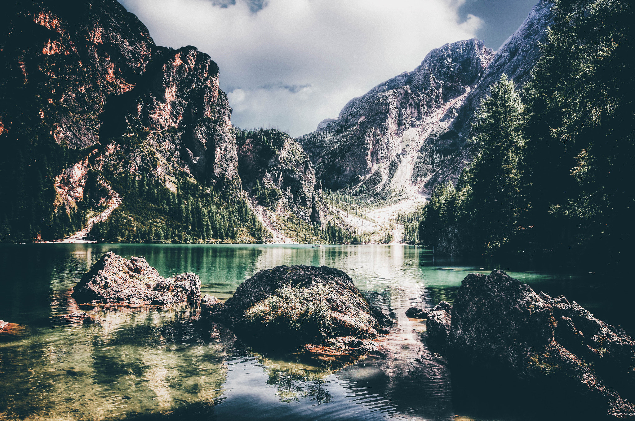 Canon EOS 1200D (EOS Rebel T5 / EOS Kiss X70 / EOS Hi) sample photo. A view of the lake of braies photography