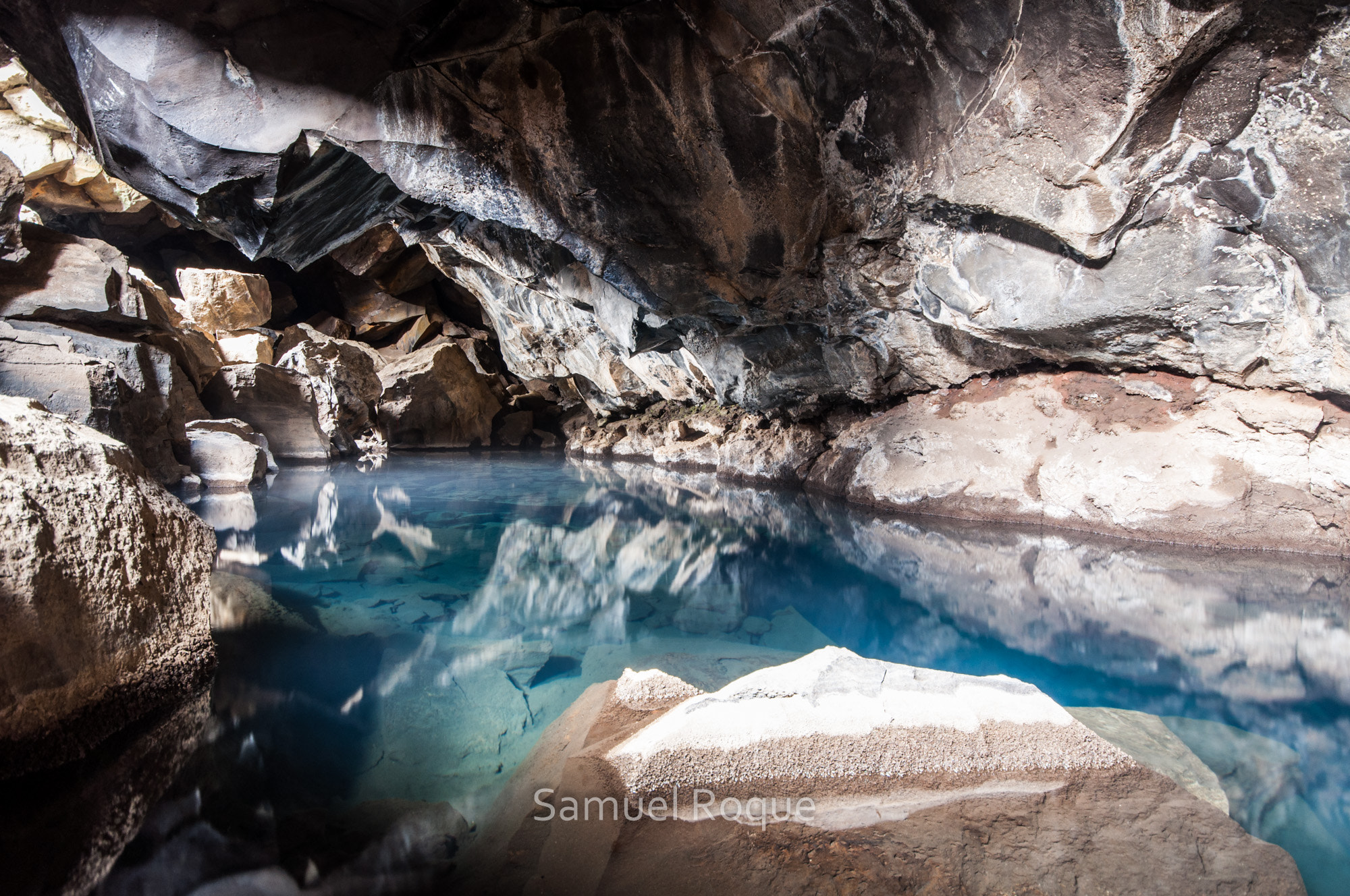 Sigma 10-20mm F4-5.6 EX DC HSM sample photo. Iceland - grjótagjá photography