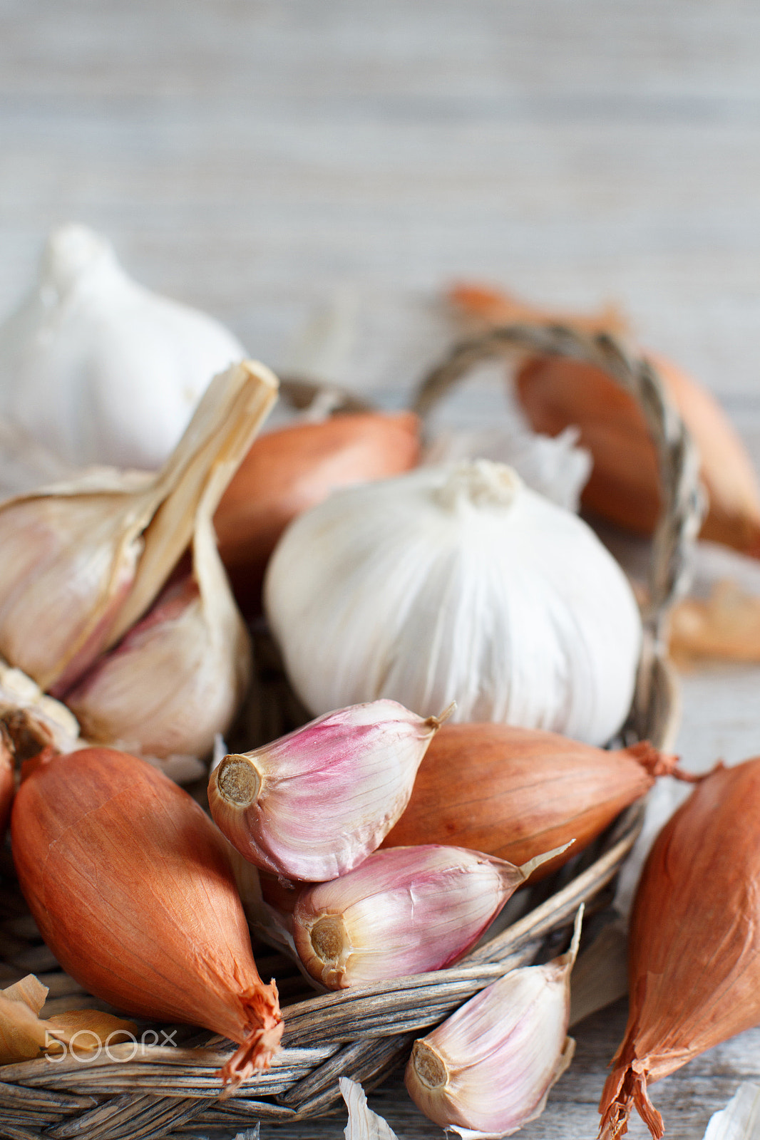 Canon EOS 650D (EOS Rebel T4i / EOS Kiss X6i) + Canon EF 50mm F1.2L USM sample photo. Organic garlic and onion on wooden table photography