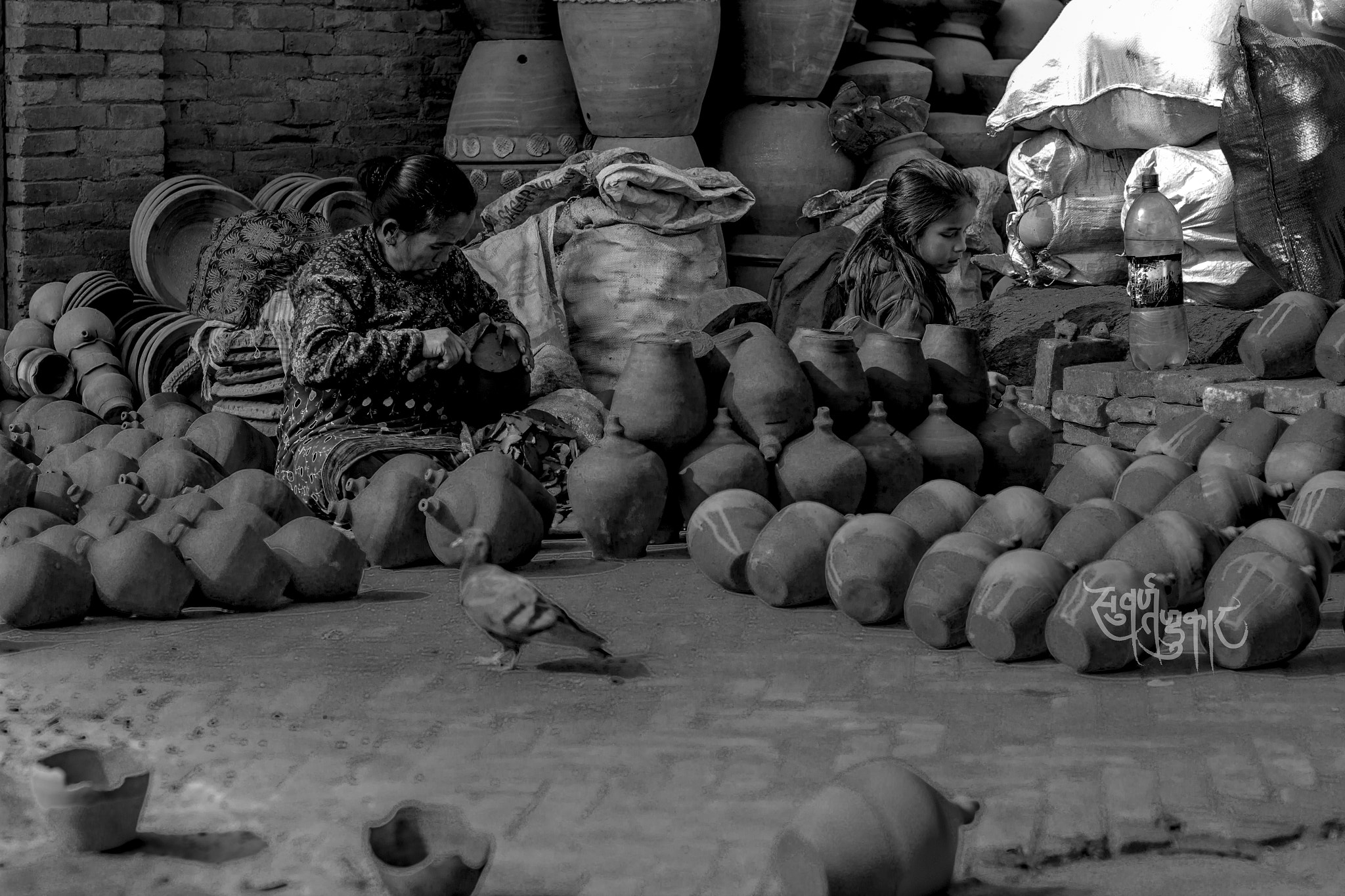 Canon EOS 600D (Rebel EOS T3i / EOS Kiss X5) sample photo. Women in pottery photography
