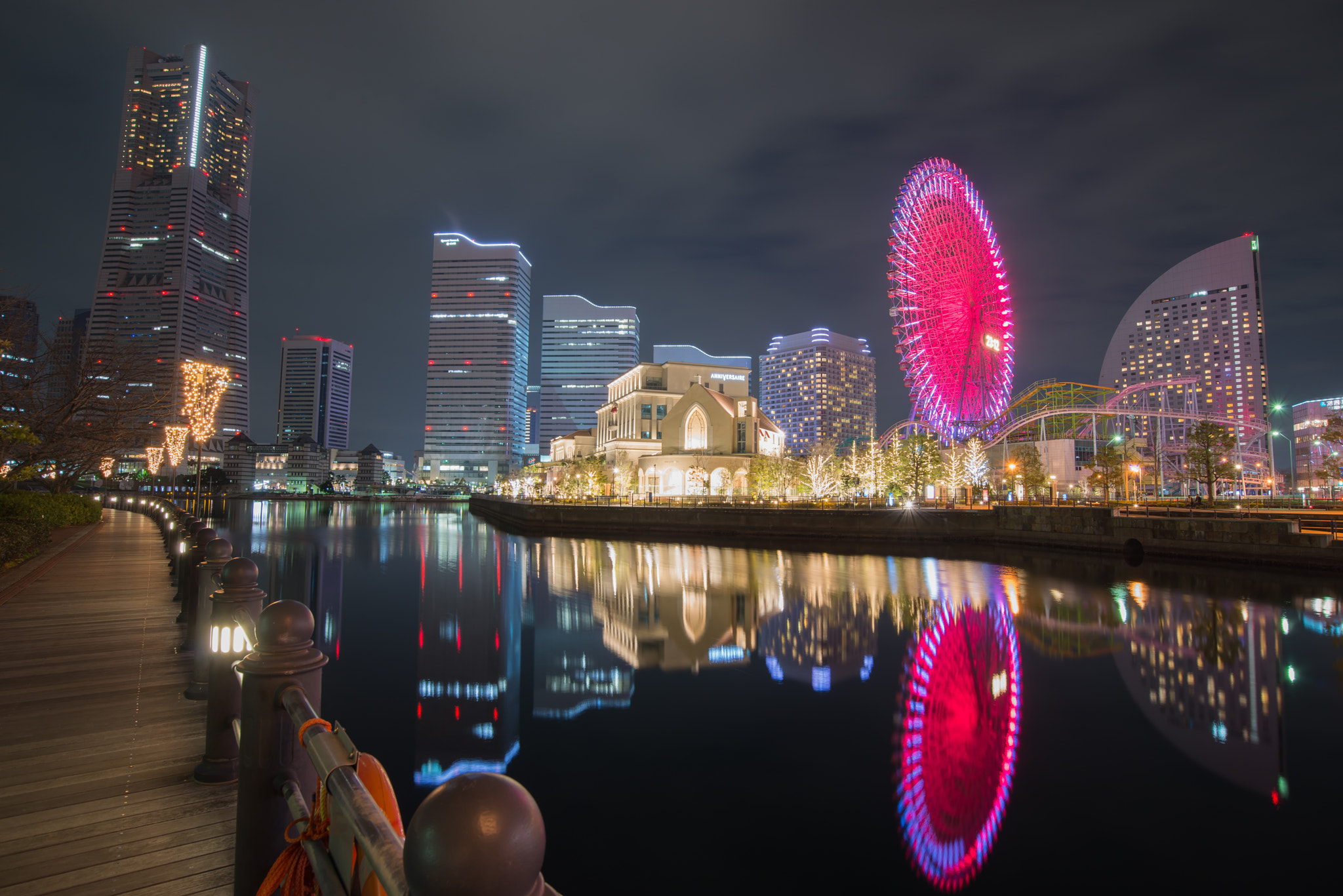Nikon AF-S Nikkor 18-35mm F3.5-4.5G ED sample photo. Night view yokohama photography