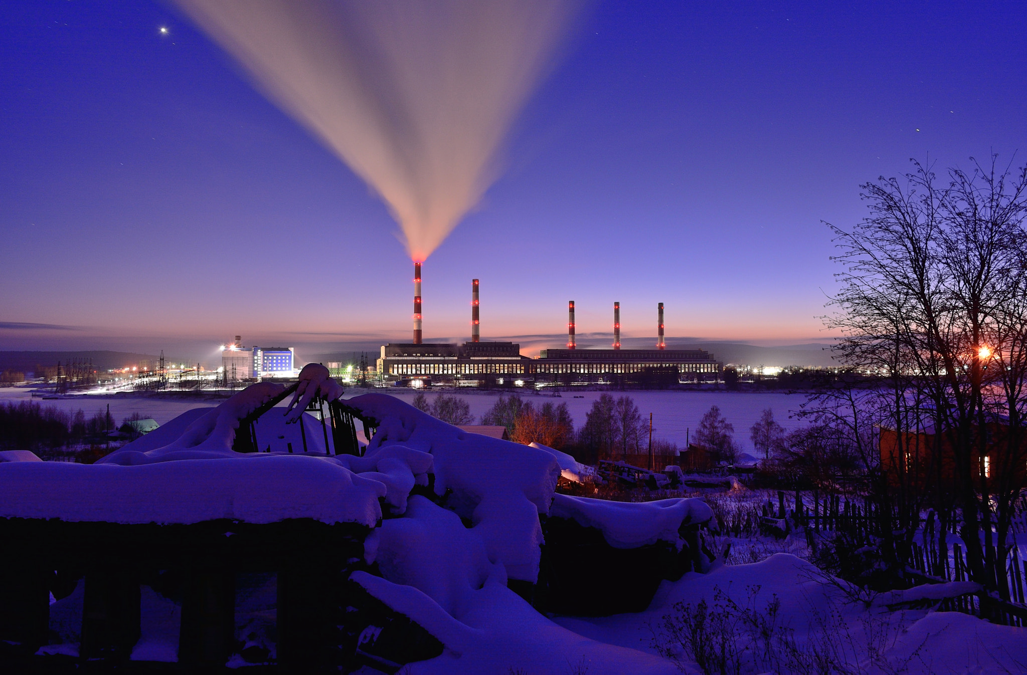 Nikon AF-S Nikkor 500mm F4D ED-IF II sample photo. Energy plant in the night photography