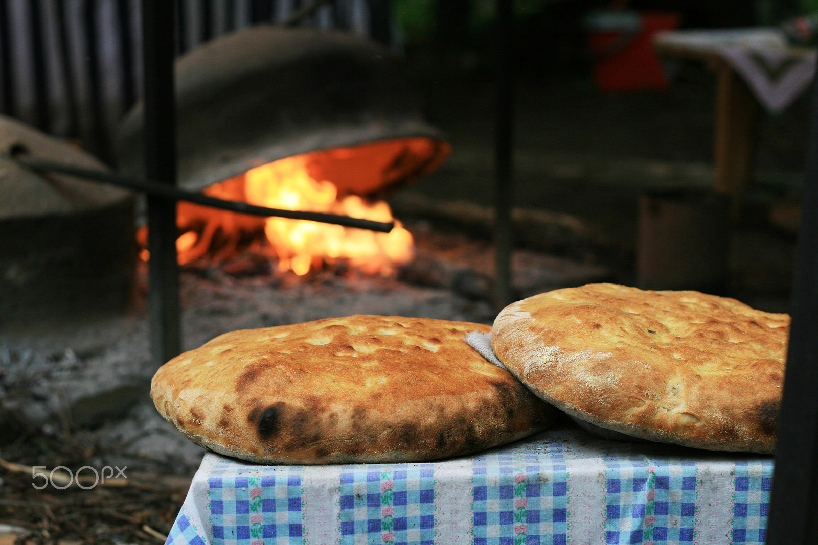Canon EOS 400D (EOS Digital Rebel XTi / EOS Kiss Digital X) sample photo. Traditional bread photography