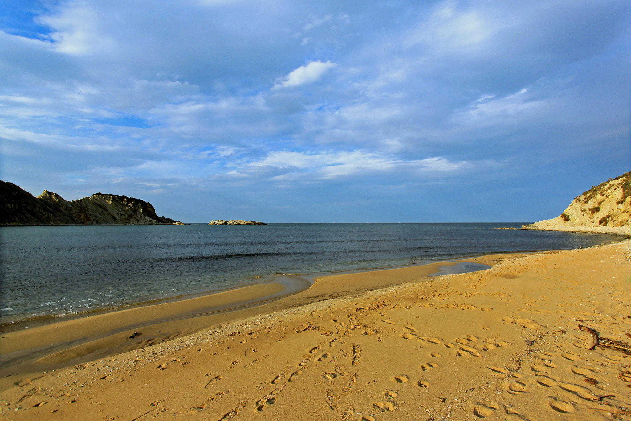 Canon EF-S 10-22mm F3.5-4.5 USM sample photo. Beach photography