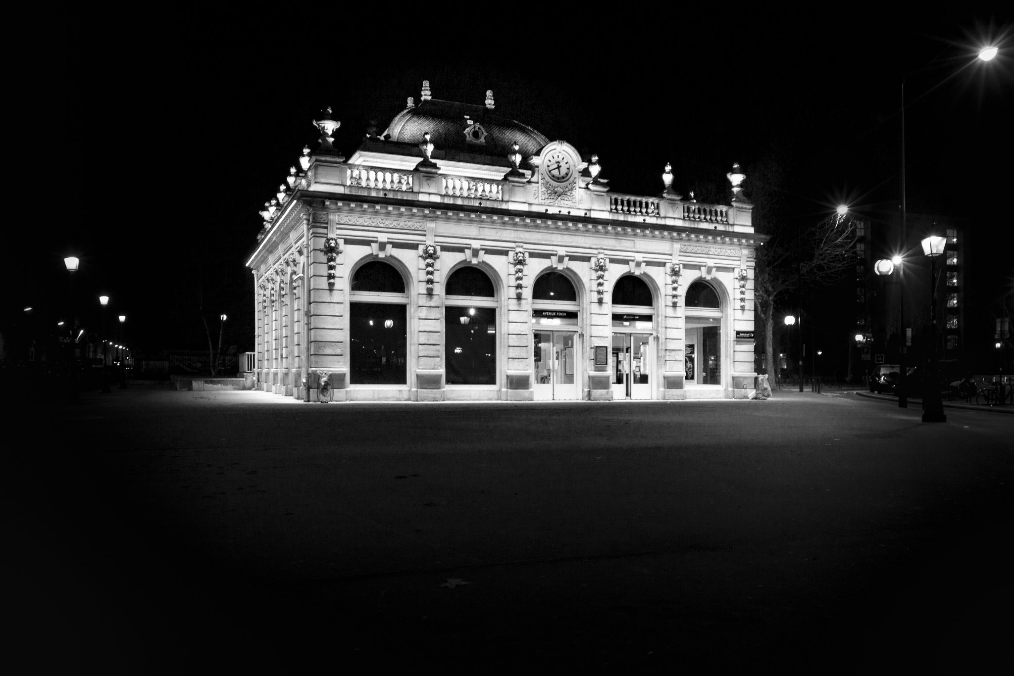 Canon EF 16-35mm F2.8L II USM sample photo. Avenue foch photography