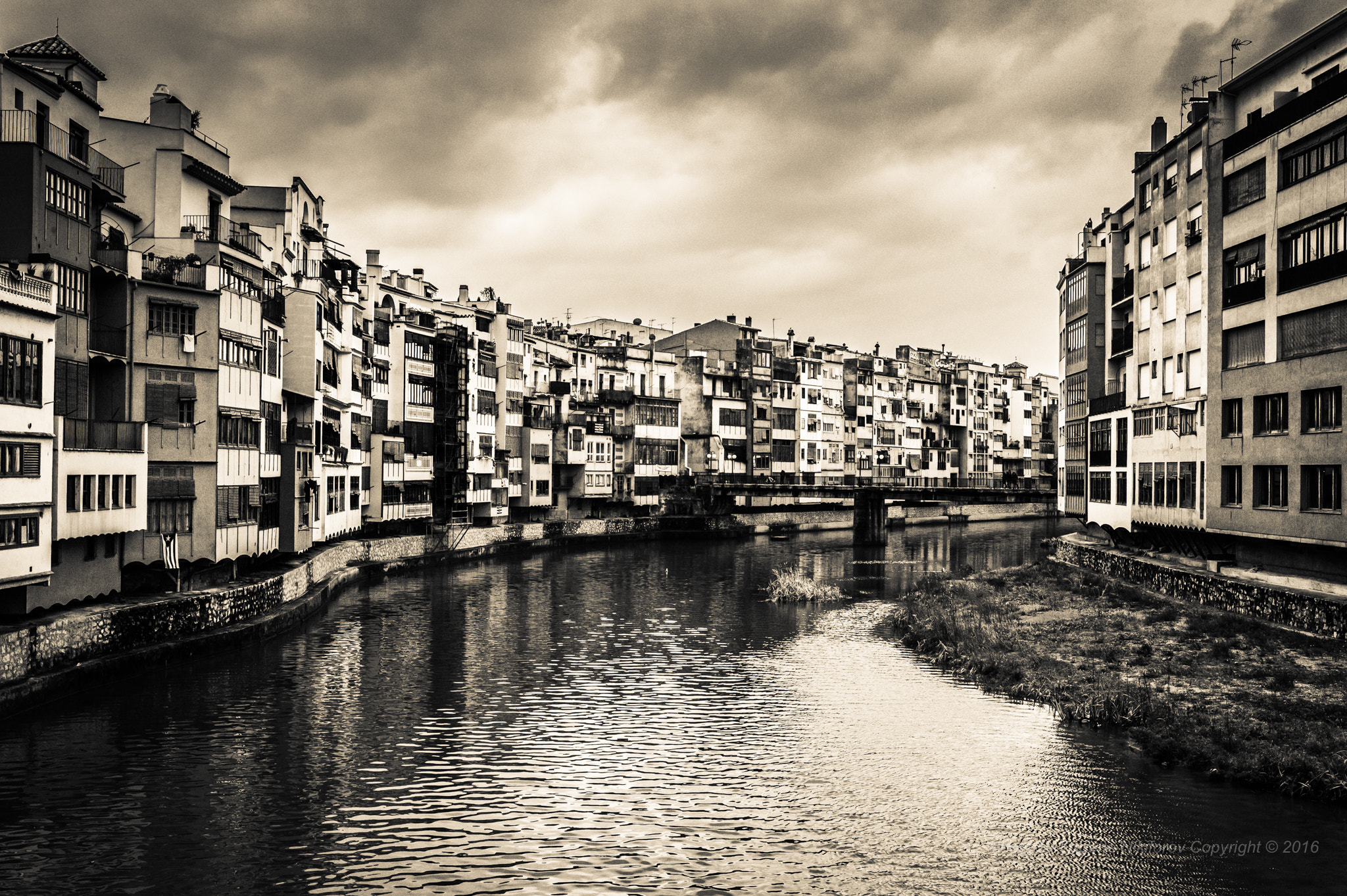 Leica M9 + Leica Summilux-M 35mm F1.4 ASPH sample photo. Girona, catalonia photography