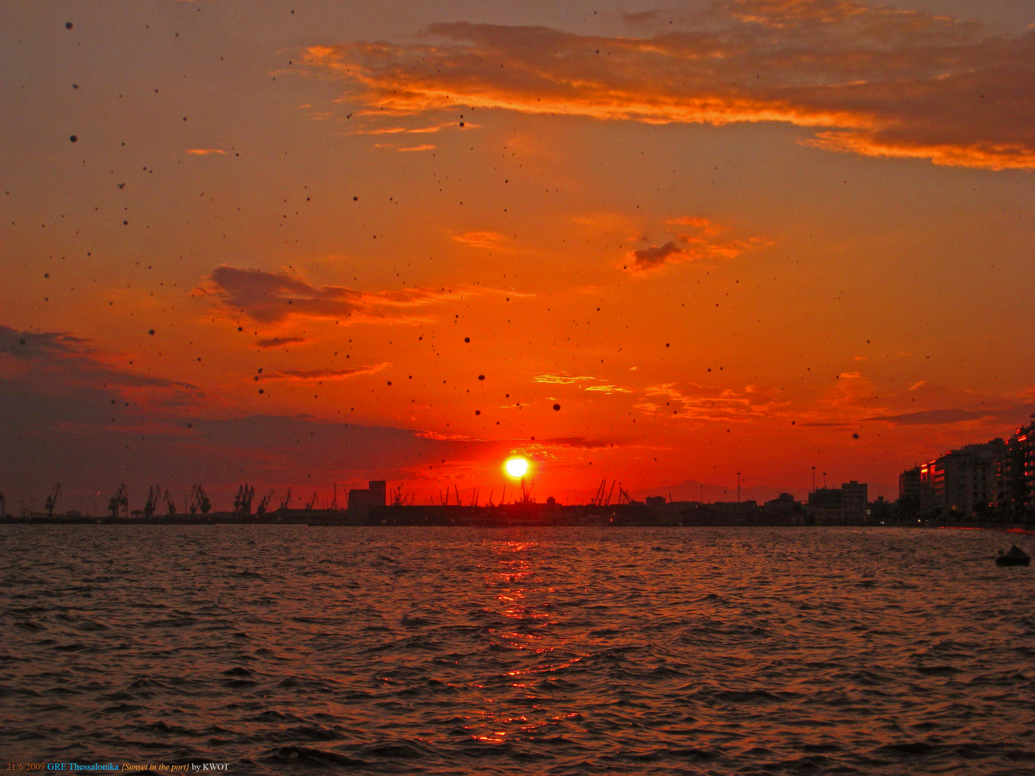 Canon DIGITAL IXUS 860 IS sample photo. Gre salonika [sunset with comets] jun 2009 by kwot photography