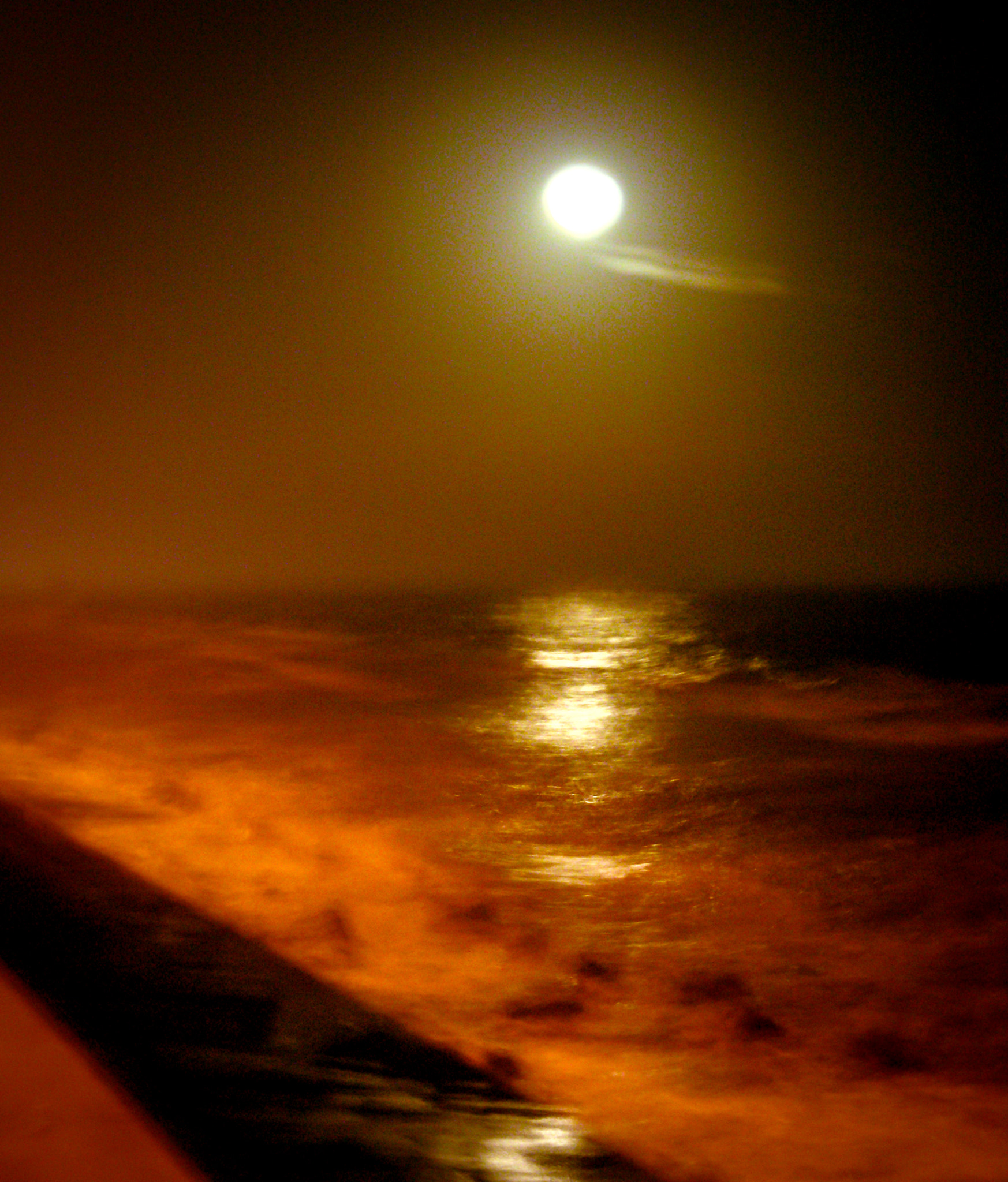 Nikon E8700 sample photo. Year end moon photography