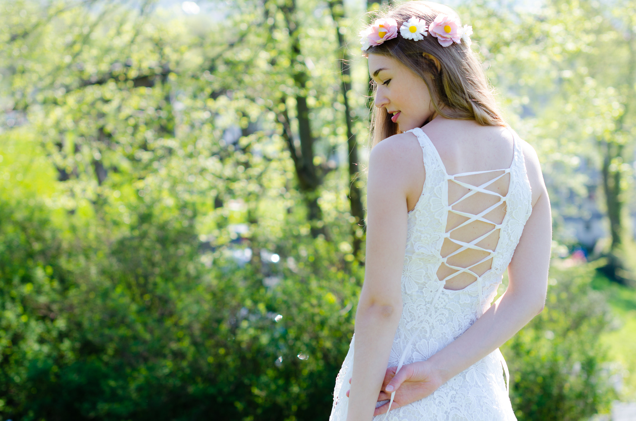 Nikon D7000 + Sigma 50mm F1.4 EX DG HSM sample photo. Beautiful girl in white dress in the park photography