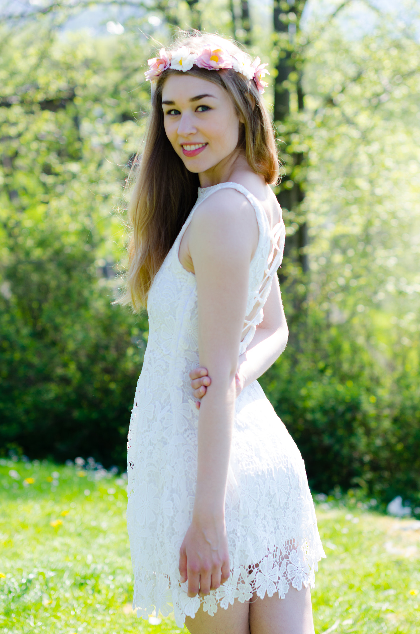 Nikon D7000 + Sigma 50mm F1.4 EX DG HSM sample photo. Beautiful girl in white dress in the park photography