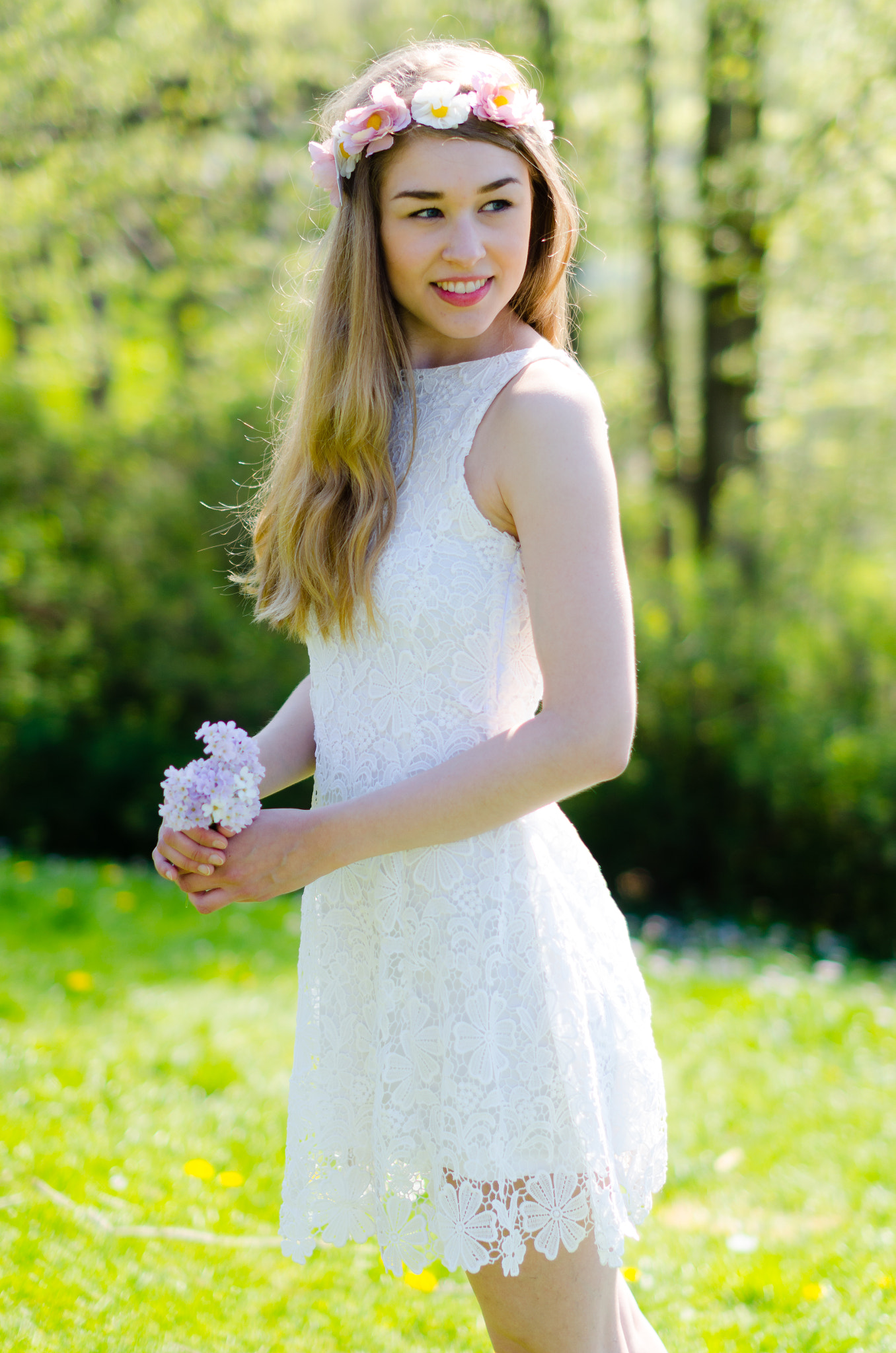 Nikon D7000 + Sigma 50mm F1.4 EX DG HSM sample photo. Beautiful girl in white dress in the park photography