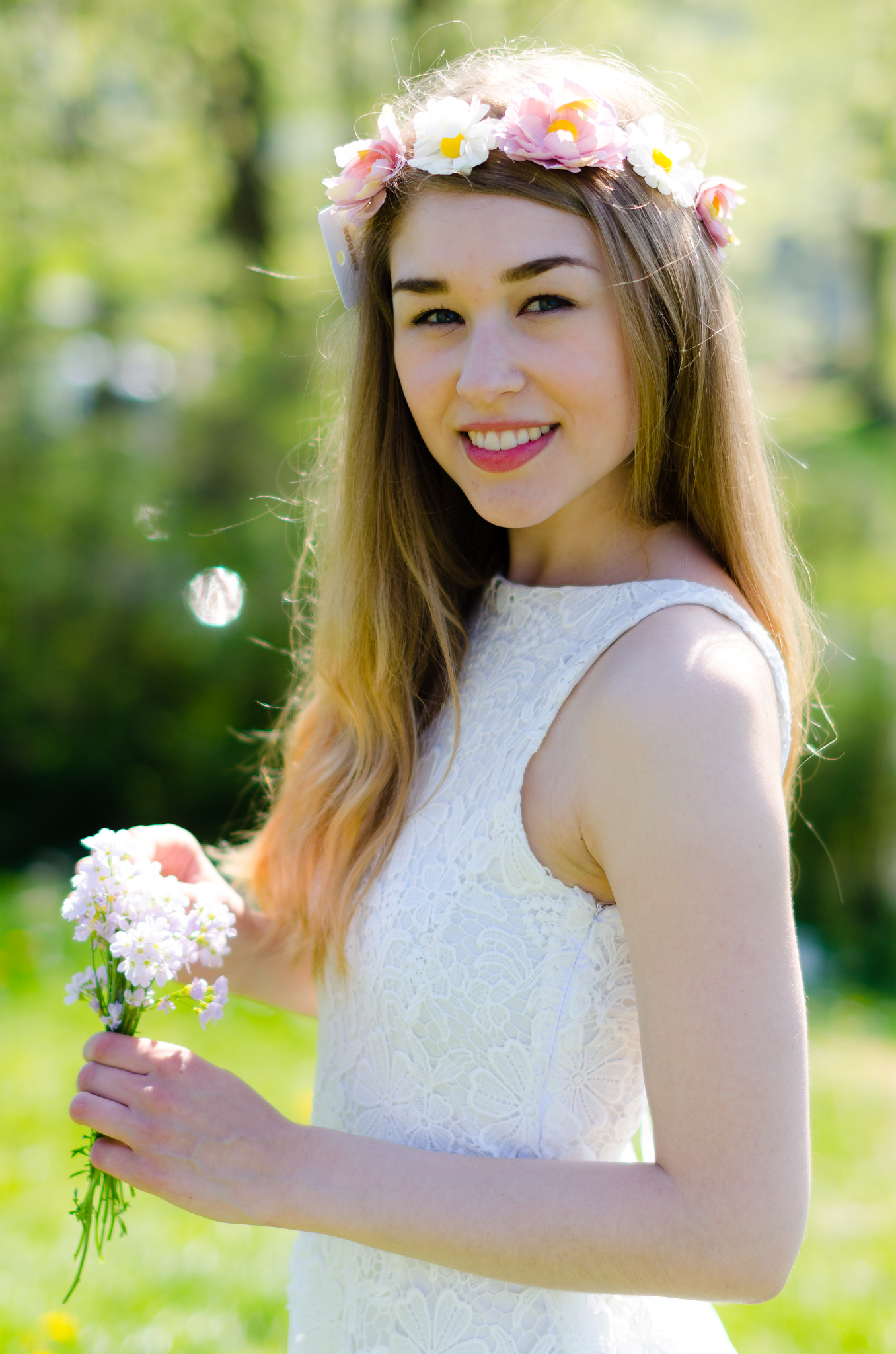 Nikon D7000 + Sigma 50mm F1.4 EX DG HSM sample photo. Beautiful girl in white dress in the park photography