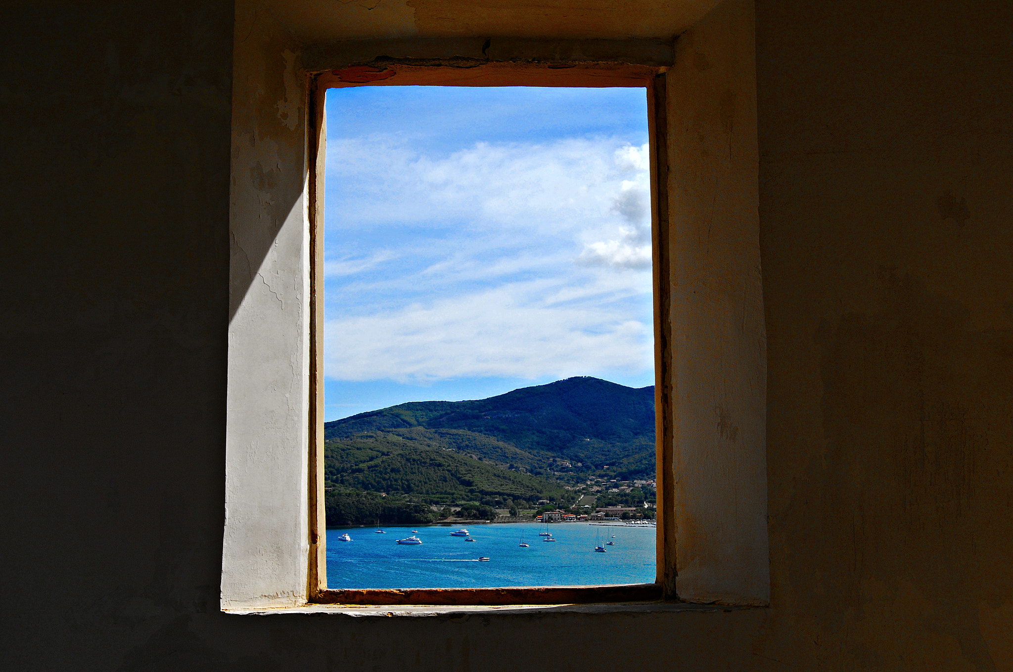 Nikon D300 sample photo. The window photography
