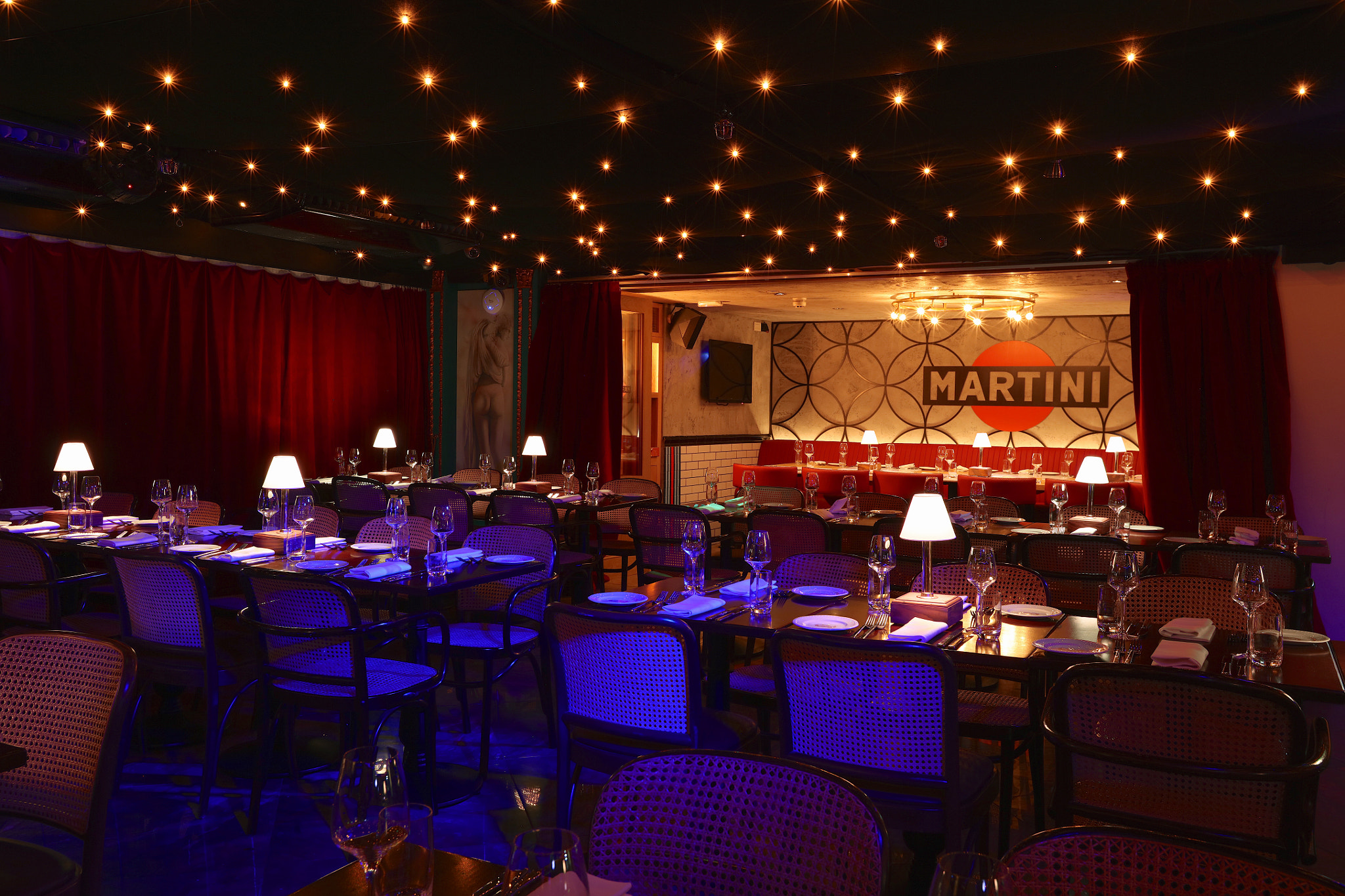 Canon EF 16-35mm F2.8L II USM sample photo. Bunga bunga covent garden - private event set-up photography