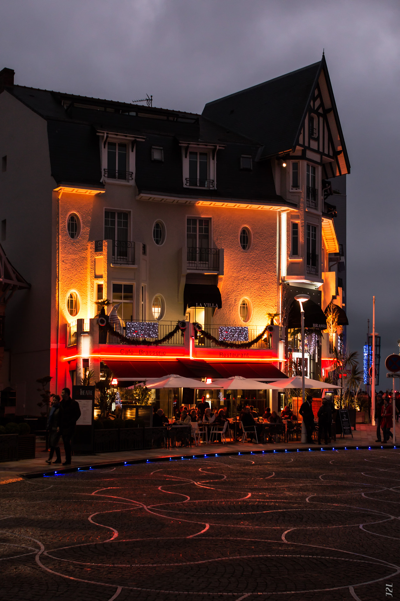 Canon EOS 70D + Canon EF 28mm F1.8 USM sample photo. Paysage nocturne - la baule - noel - christmas lan photography