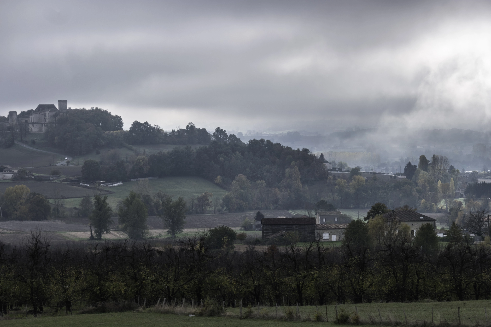 Samsung NX500 + Samsung NX 50-200mm F4-5.6 ED OIS sample photo. Duras dans le brouillard photography