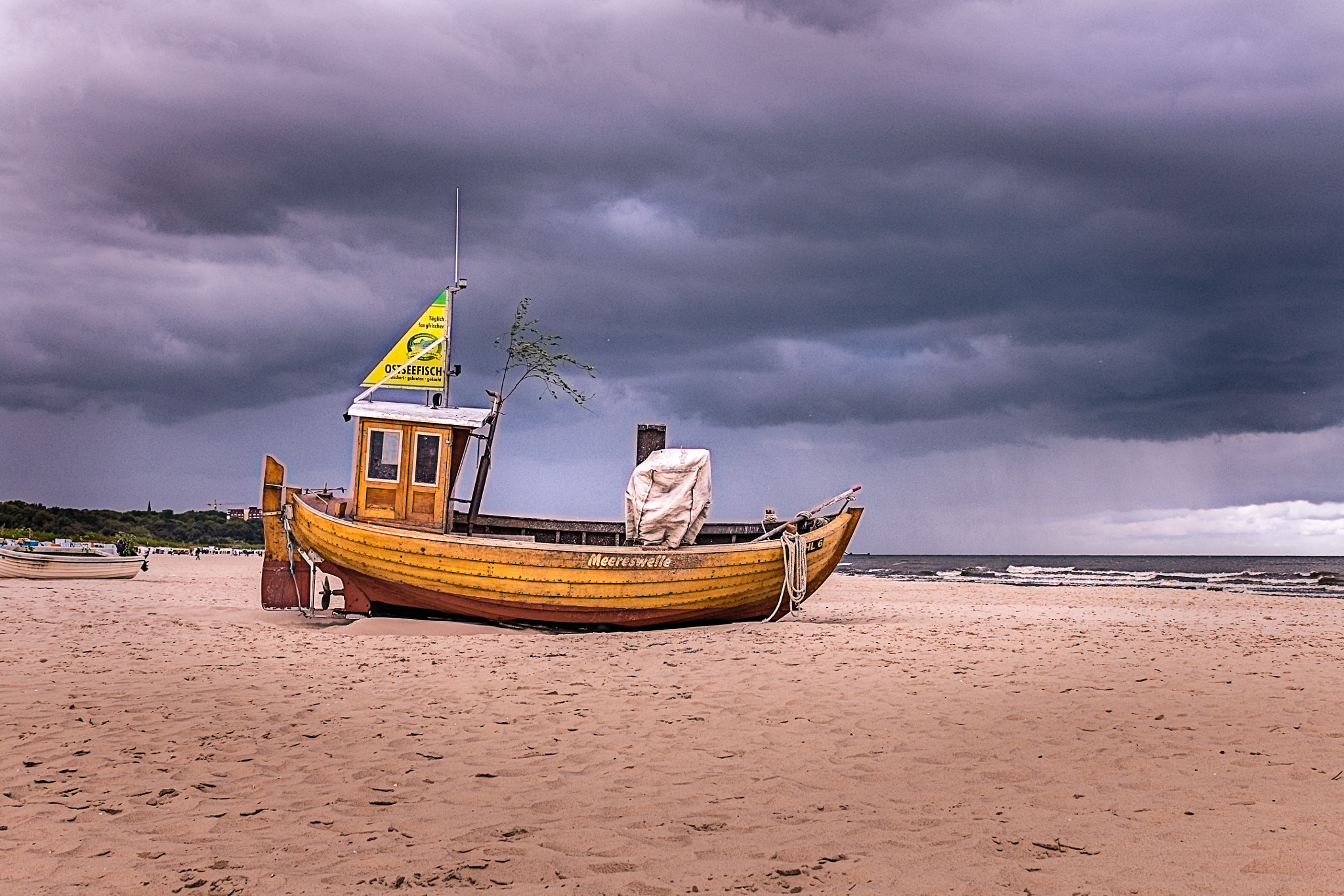 Canon EF-S 18-55mm F3.5-5.6 III sample photo. Meereswelle am strand  von usedom photography