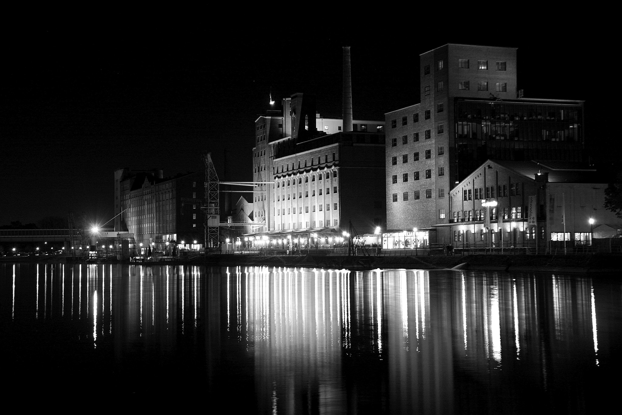 Canon EOS 400D (EOS Digital Rebel XTi / EOS Kiss Digital X) sample photo. Darken  photography