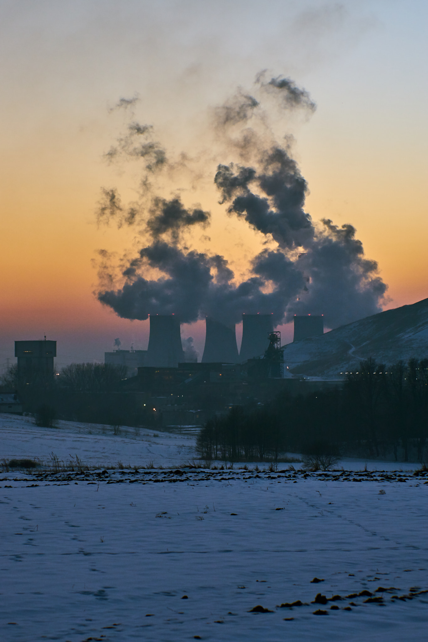 Sony ILCA-77M2 + Sony 28-75mm F2.8 SAM sample photo. Power station photography