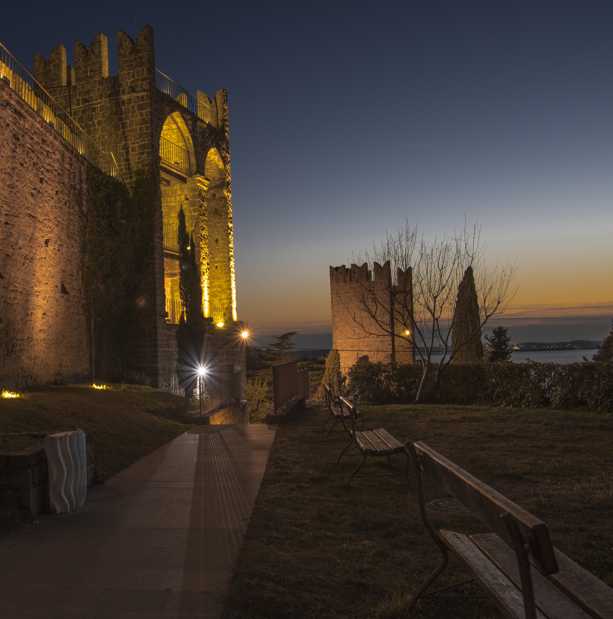 Nikon D810 sample photo. Piran - town walls photography